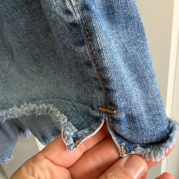 RSQ Vintage High Rise  Denim Button Fly Shorts. Size 9/29 juniors - Picture 4 of 9